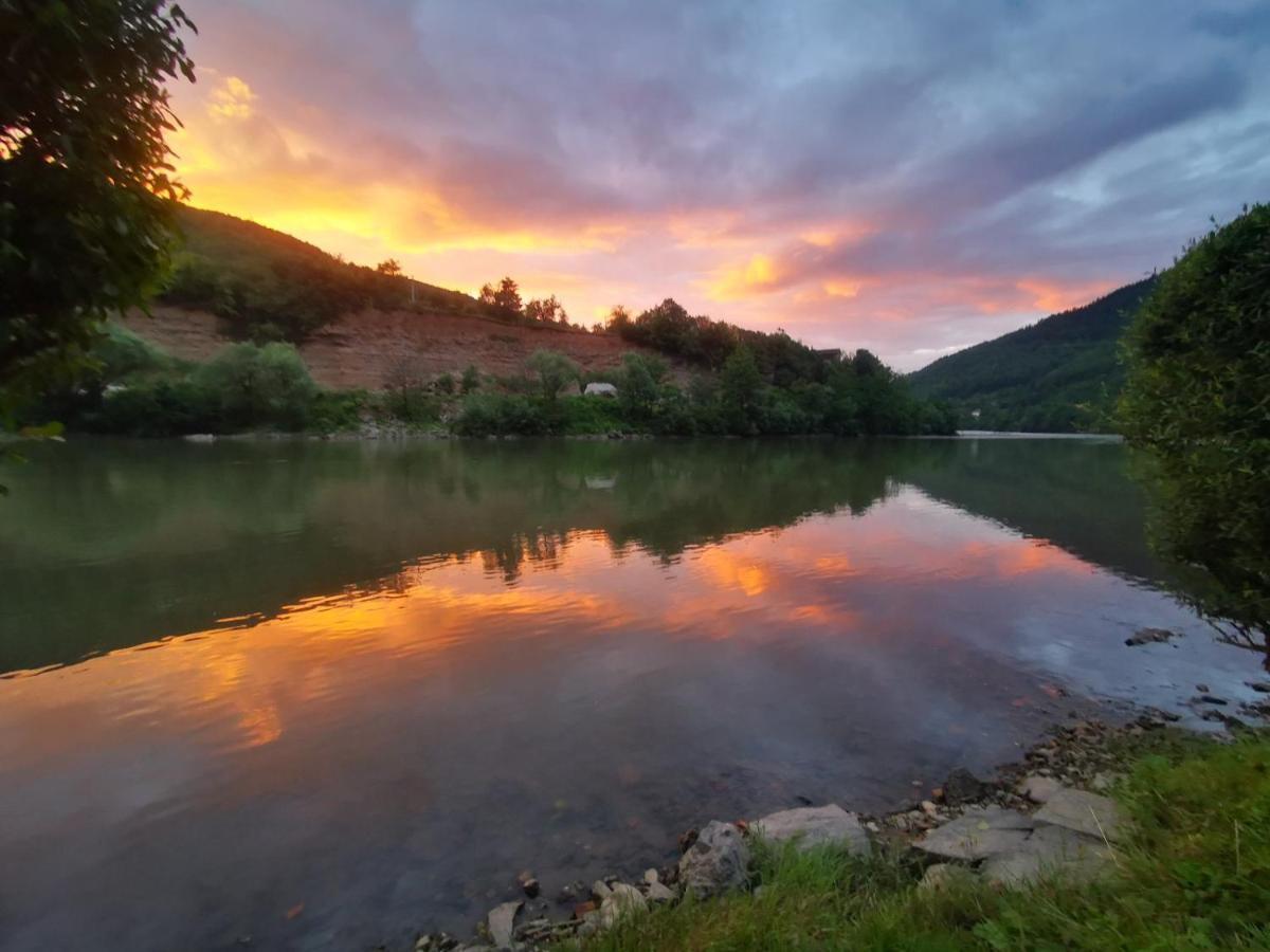 Vikendica Pored Drine Foca Handici Buitenkant foto