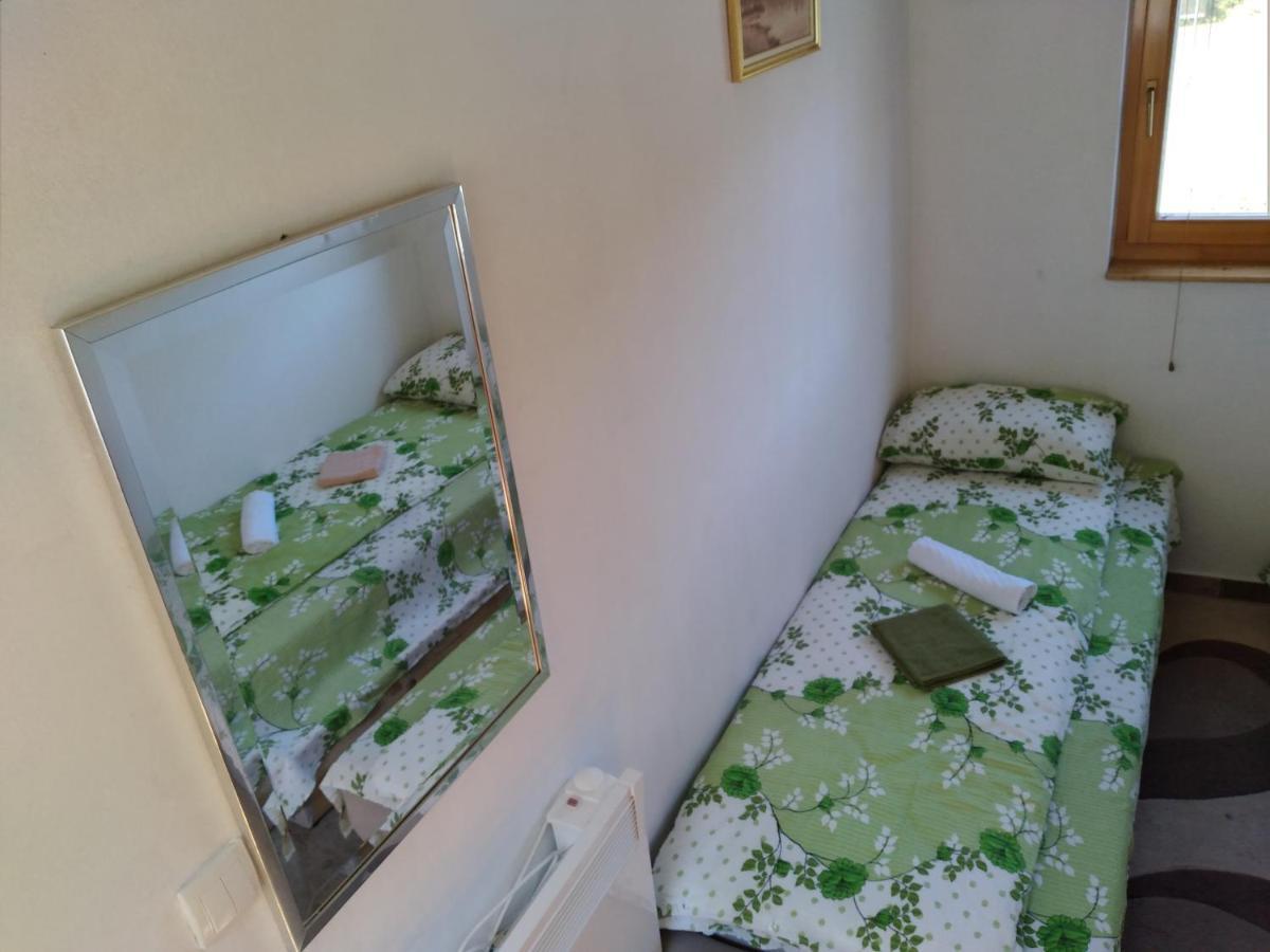 Vikendica Pored Drine Foca Handici Buitenkant foto