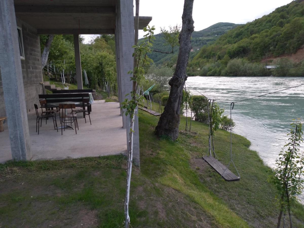 Vikendica Pored Drine Foca Handici Buitenkant foto