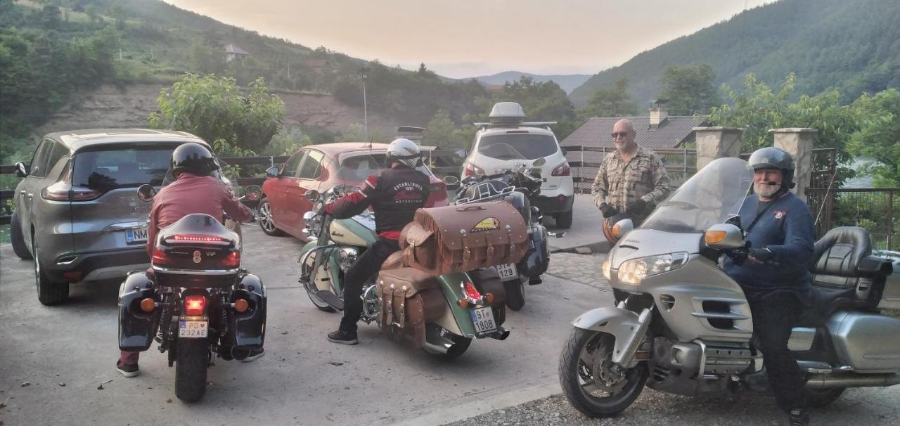 Vikendica Pored Drine Foca Handici Buitenkant foto